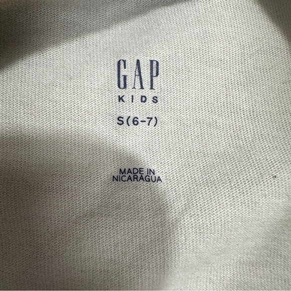 Gap/Sanrio Hello Kitty long sleeve tee, size‎ small (6-7), cotton/poly, kids - Picture 4 of 7